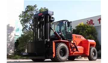 大噸位叉車：重載搬運(yùn)時代的“鋼鐵脊梁”